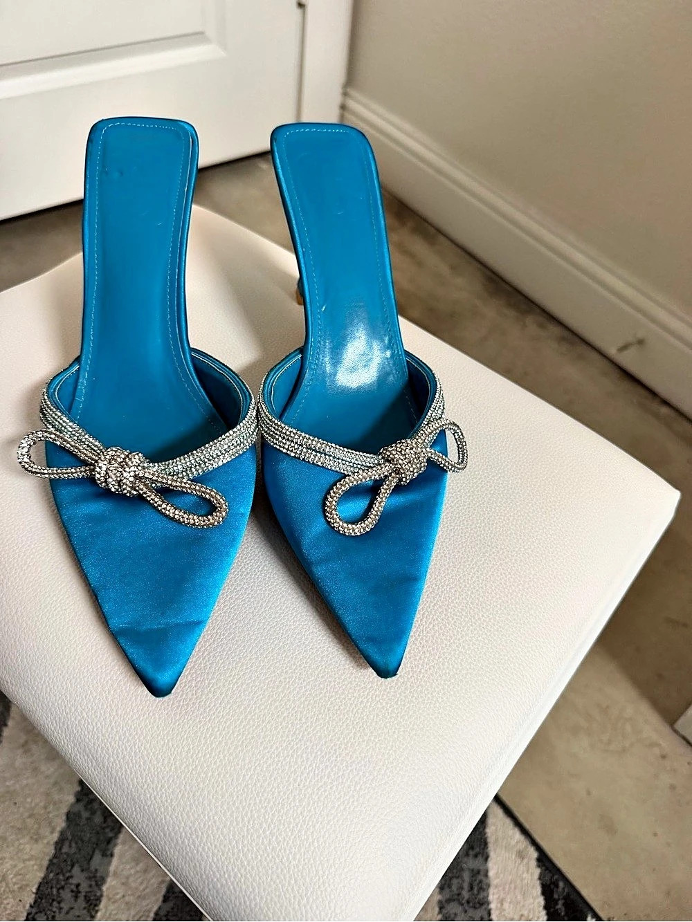 Pointed Toe Bow Mule Heels in Turquoise